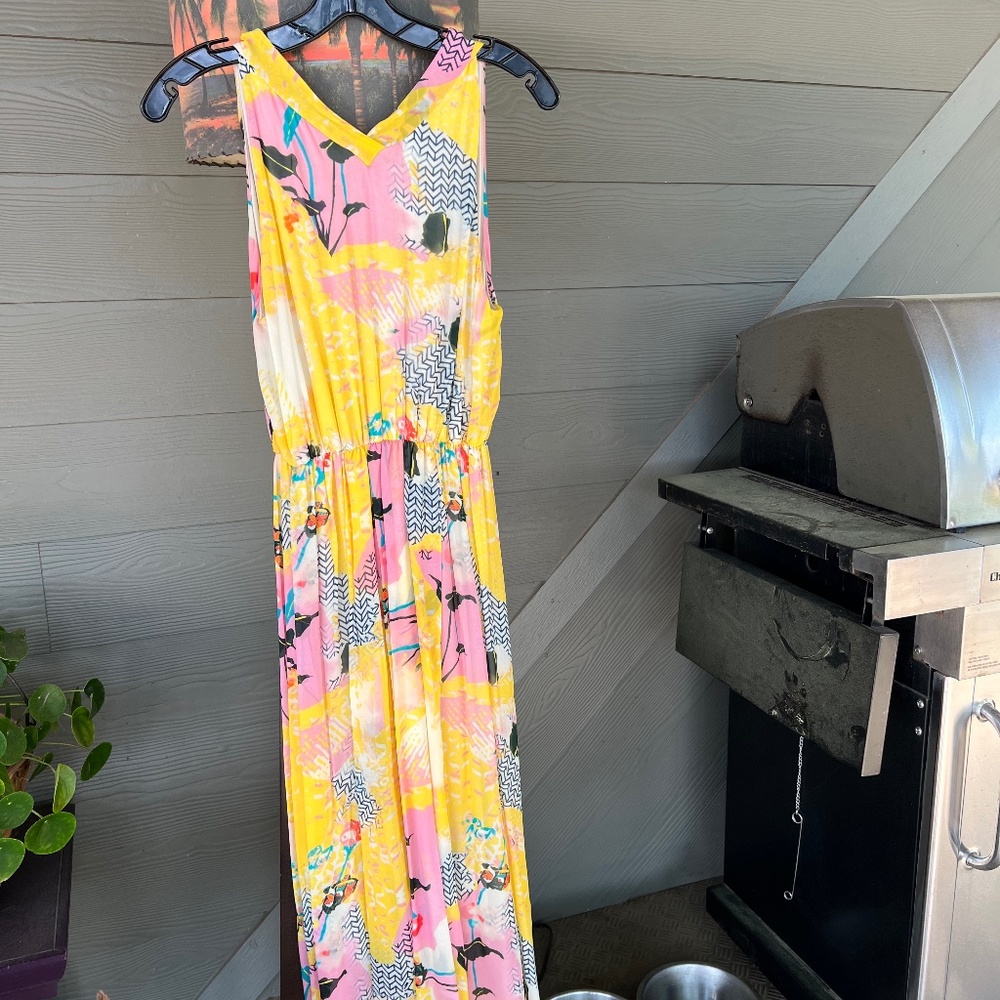 Summer Dress - mid length - v neck flowing sheer fabric - sleeveless